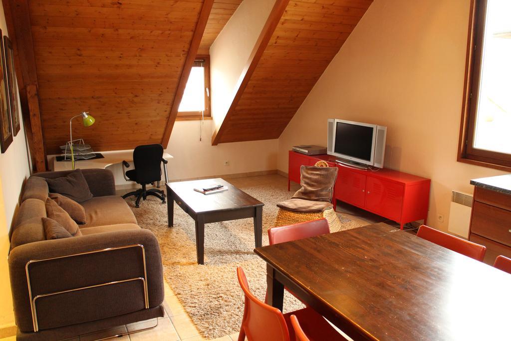 Les Z'Hirondelles Hotell Annecy Rum bild